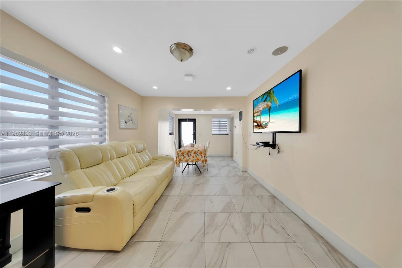 458 E 20th St, Hialeah, FL 33013 Photo