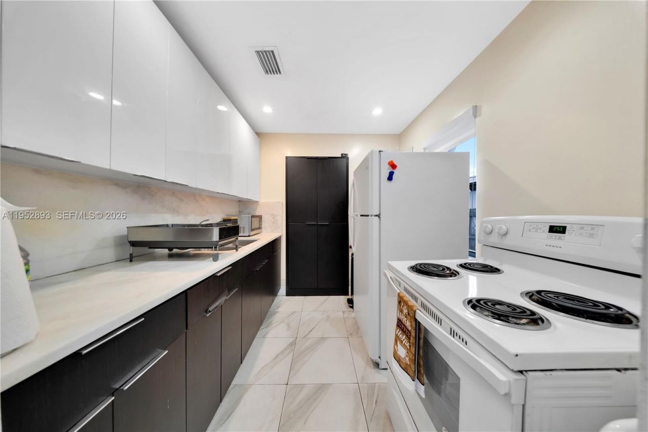 458 E 20th St, Hialeah, FL 33013 Photo