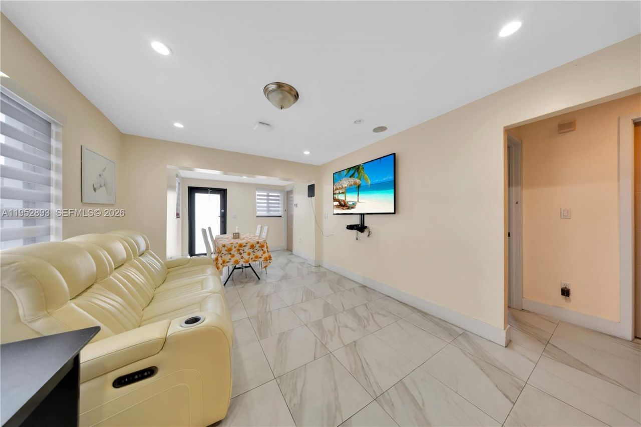 458 E 20th St, Hialeah, FL 33013 Photo