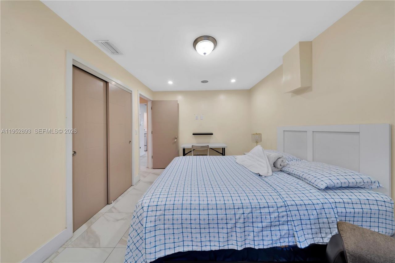 458 E 20th St, Hialeah, FL 33013 Photo