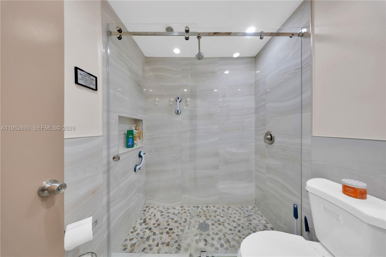 458 E 20th St, Hialeah, FL 33013 Photo