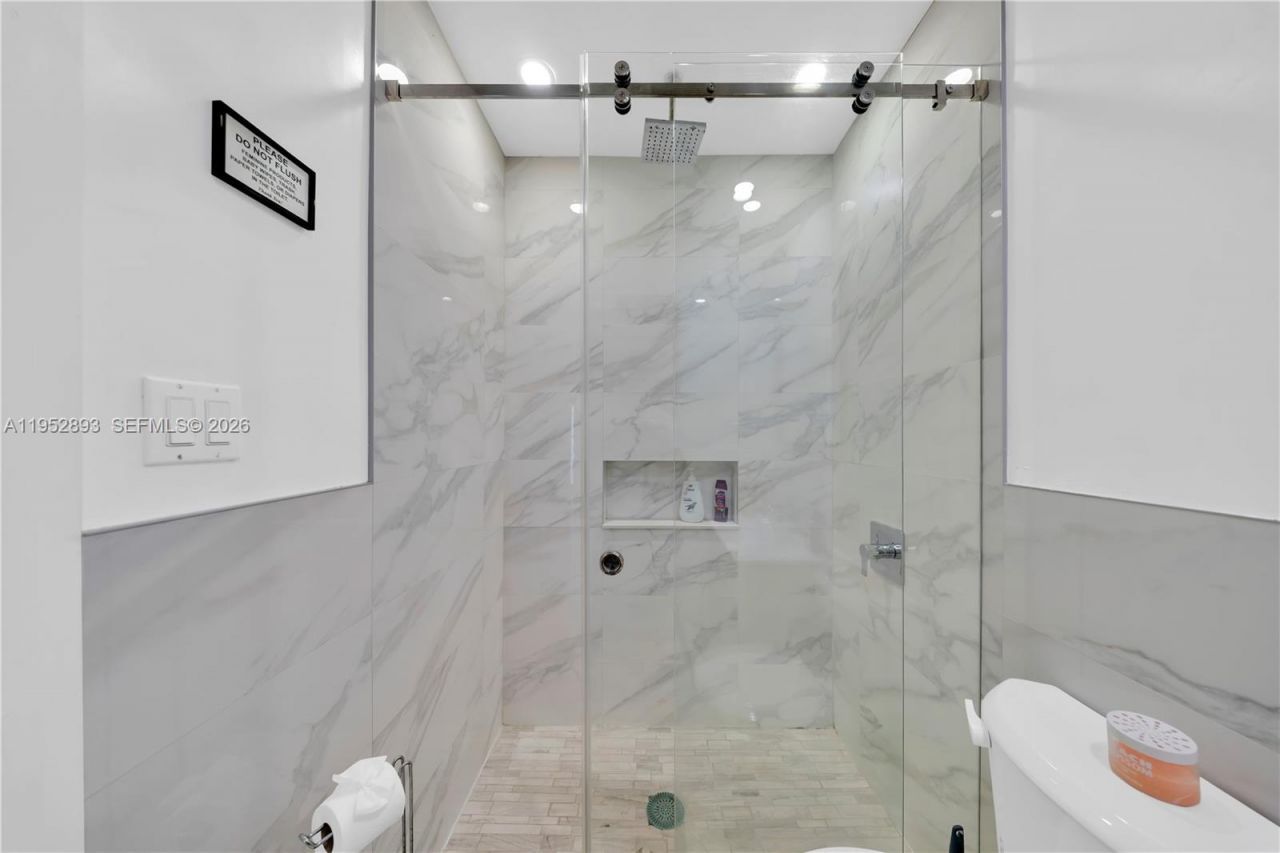 458 E 20th St, Hialeah, FL 33013 Photo