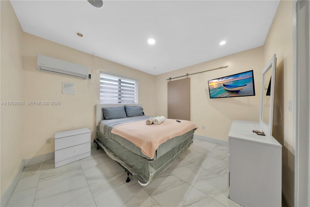 458 E 20th St, Hialeah, FL 33013 Photo