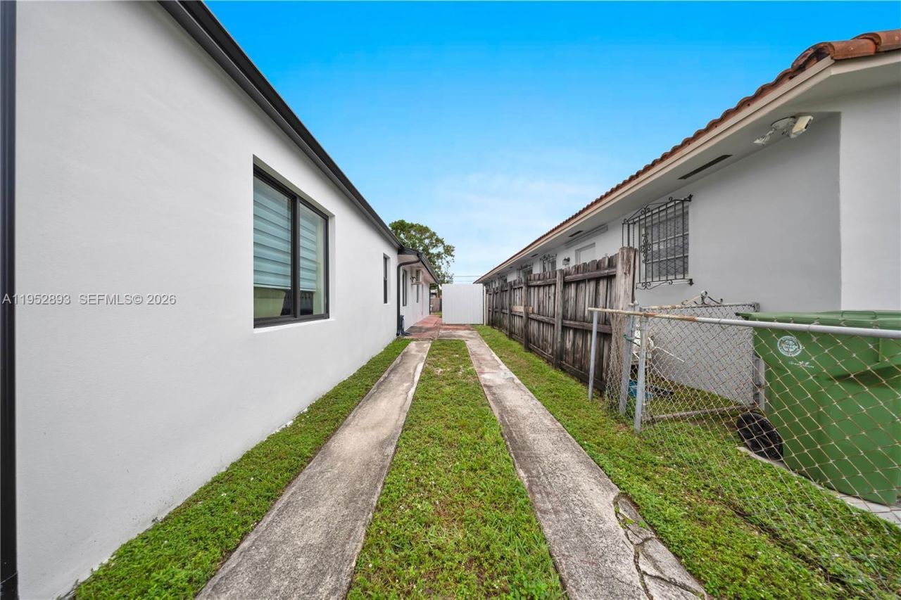 458 E 20th St, Hialeah, FL 33013 Photo