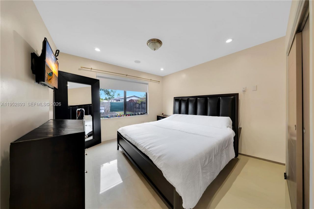 458 E 20th St, Hialeah, FL 33013 Photo