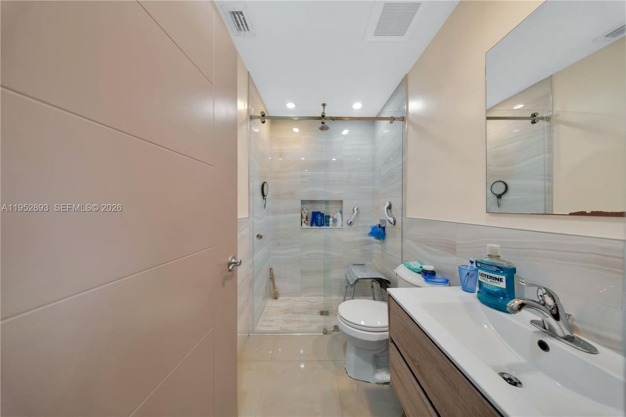 458 E 20th St, Hialeah, FL 33013 Photo