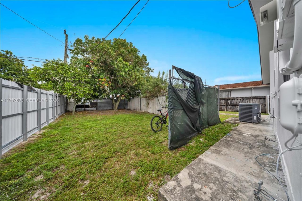 458 E 20th St, Hialeah, FL 33013 Photo