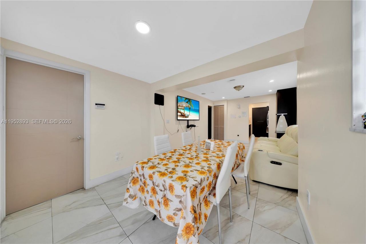 458 E 20th St, Hialeah, FL 33013 Photo