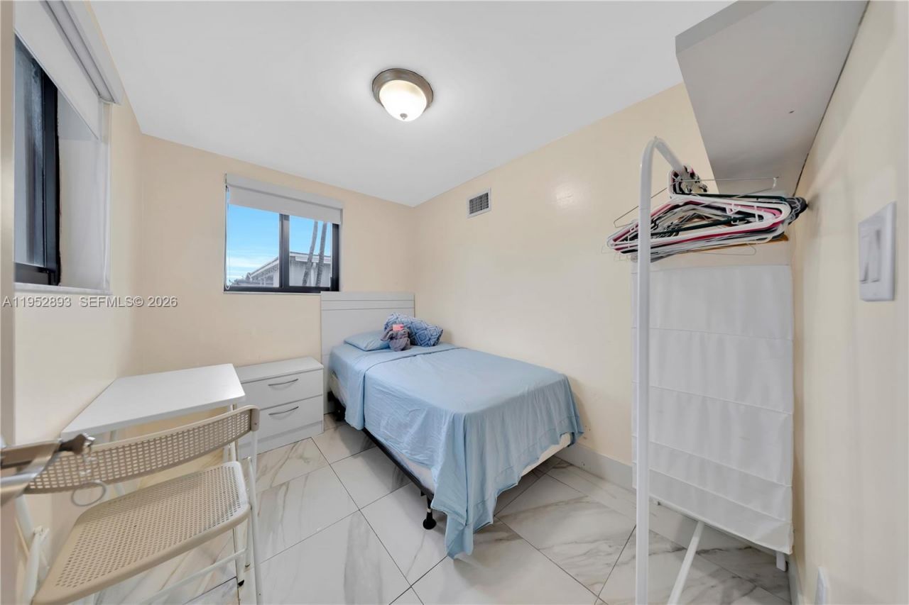 458 E 20th St, Hialeah, FL 33013 Photo