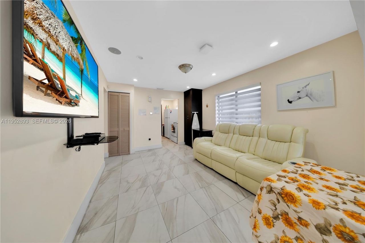 458 E 20th St, Hialeah, FL 33013 Photo