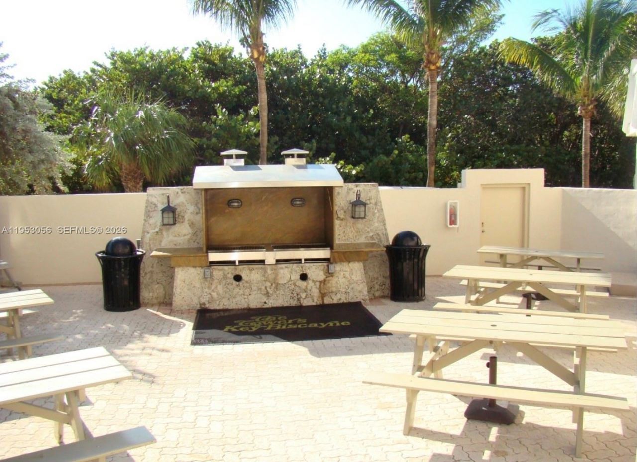 1111 Crandon Blvd, Unit A706, Key Biscayne, FL 33149 Photo