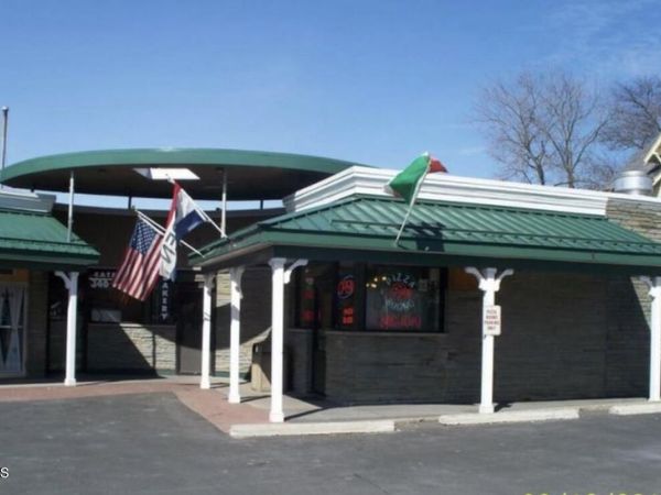 1007 Van Antwerp Road, Niskayuna, NY 12309