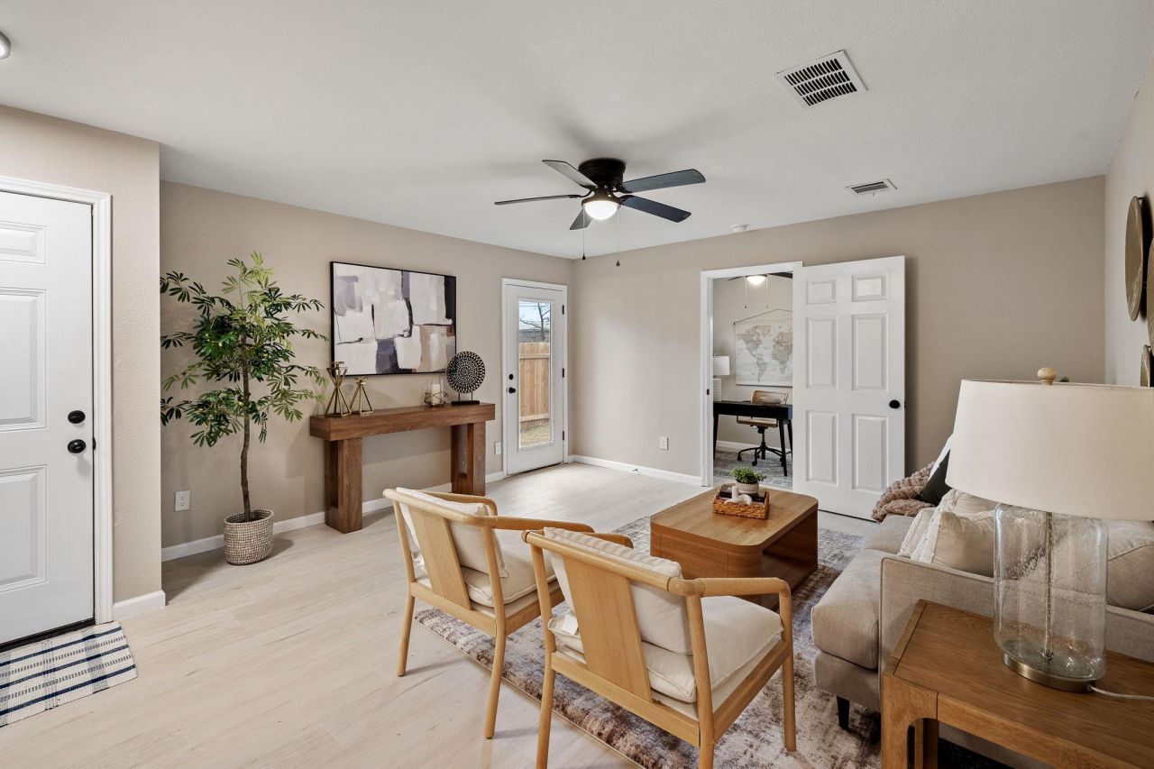 2034 Buckley Ln, Round Rock, TX 78664 Main Photo