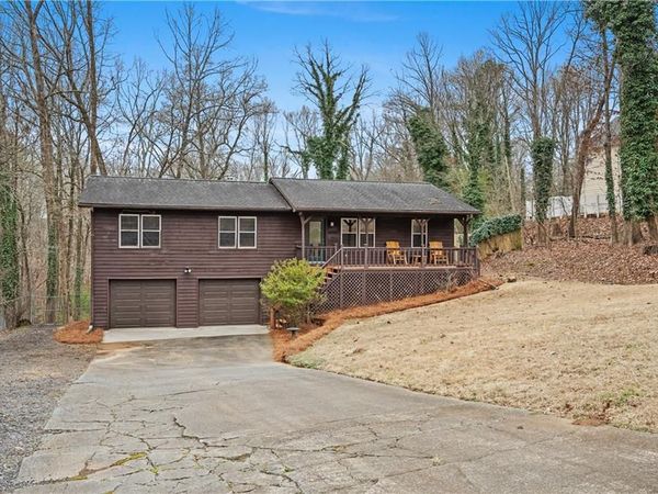 426 Riverlake Court, Woodstock, GA 30188