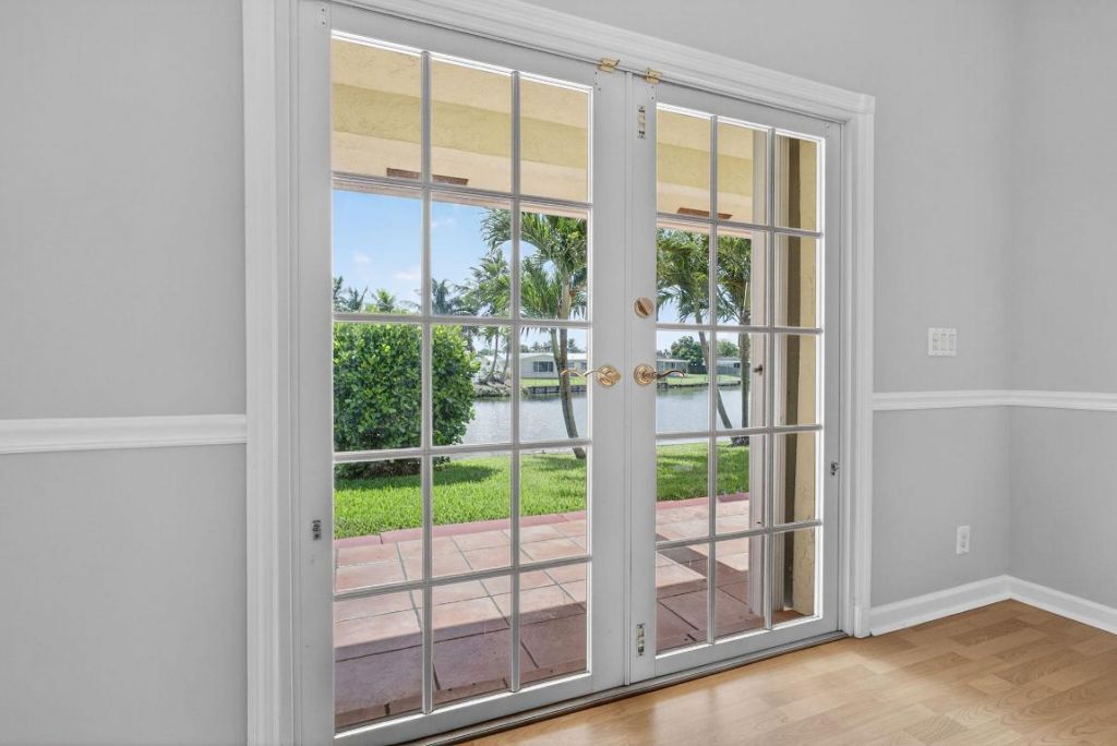 1052 W Shore Drive, West Palm Beach, FL 33406 Photo