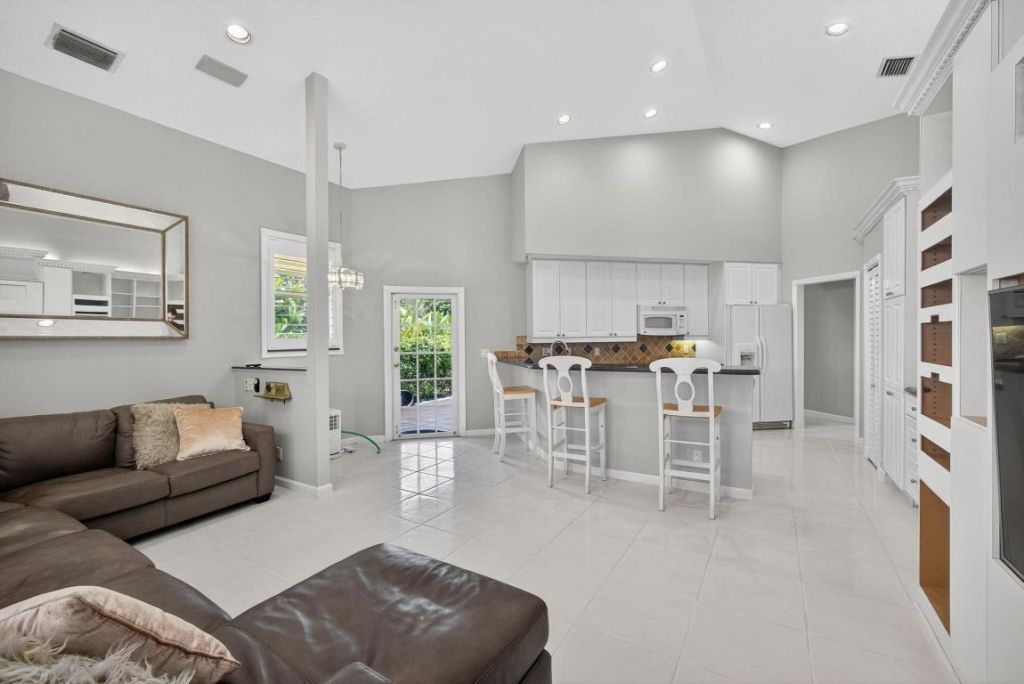 1052 W Shore Drive, West Palm Beach, FL 33406 Photo