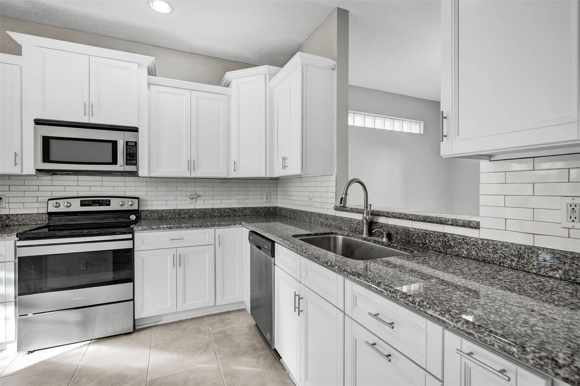 869 NW 127th Ave, Coral Springs, FL 33071 Photo