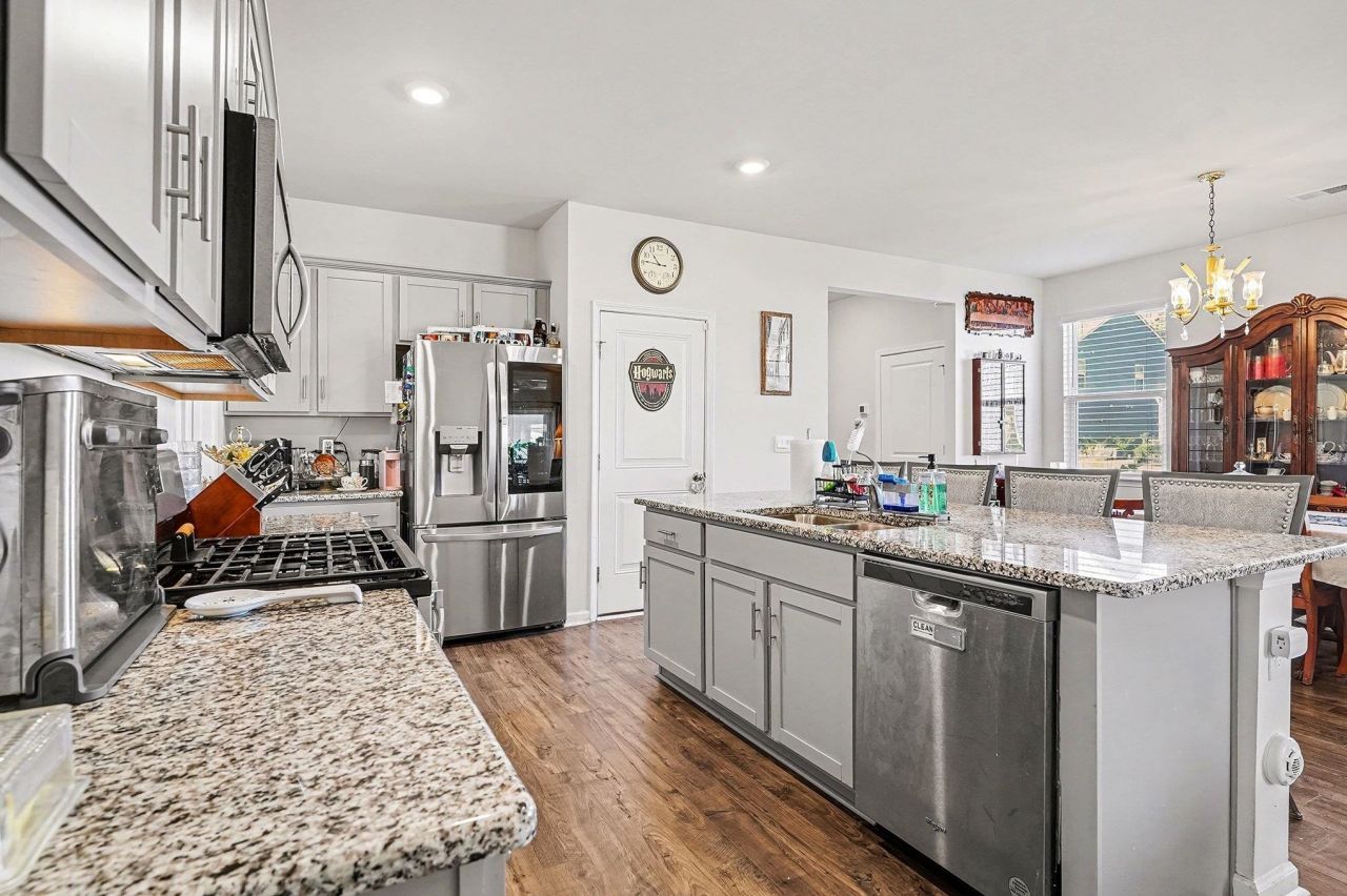 501 Hogwart Ln. Photo 10