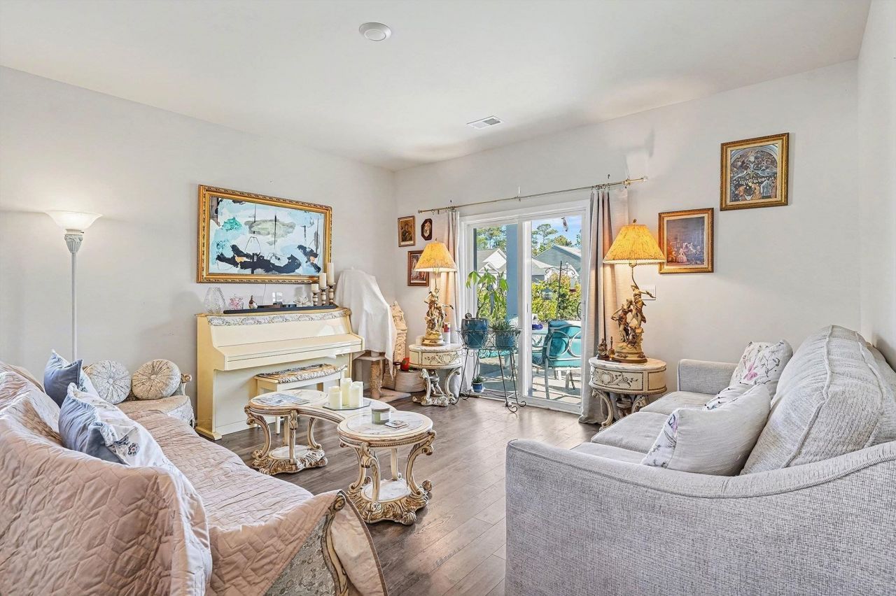 501 Hogwart Ln. Photo 12