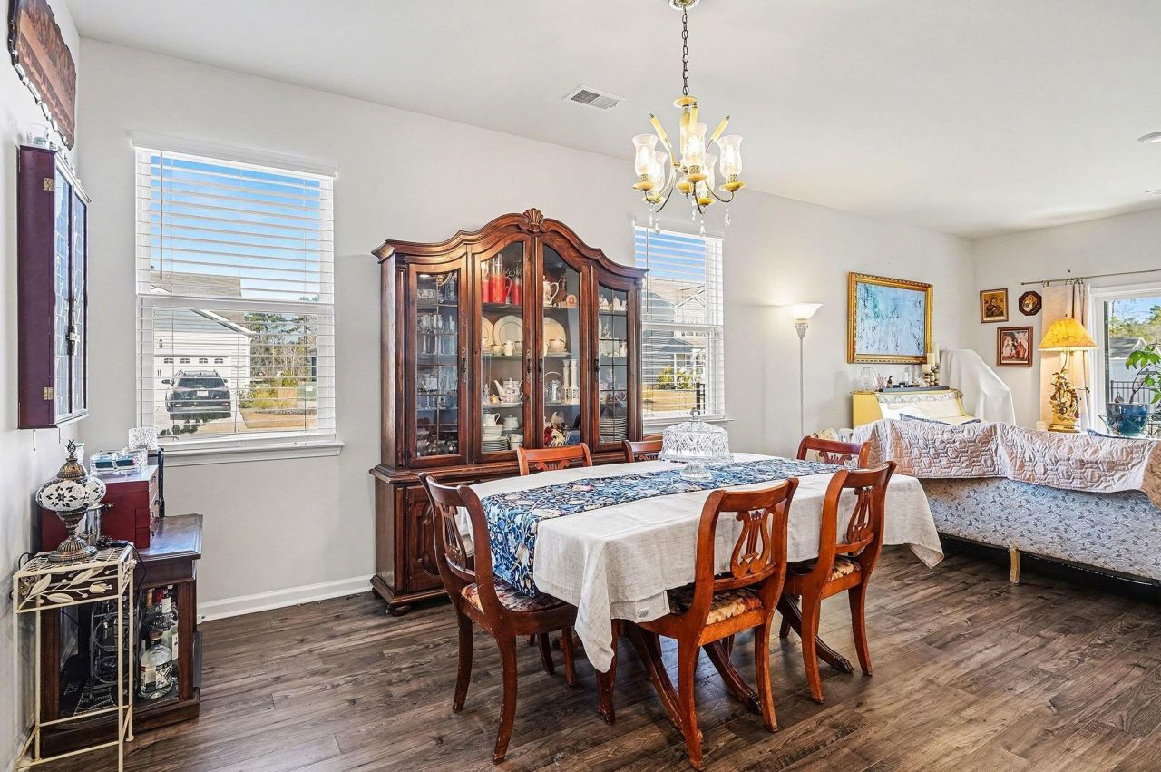 501 Hogwart Ln. Photo 6