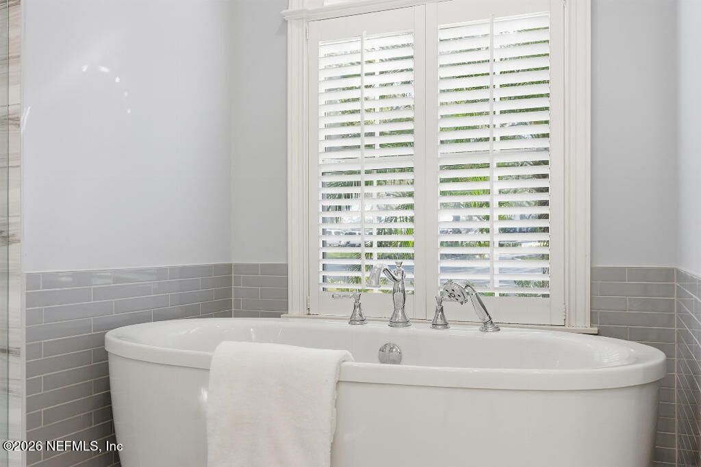 7956 Hollyridge Road, Jacksonville, FL 32256 Photo