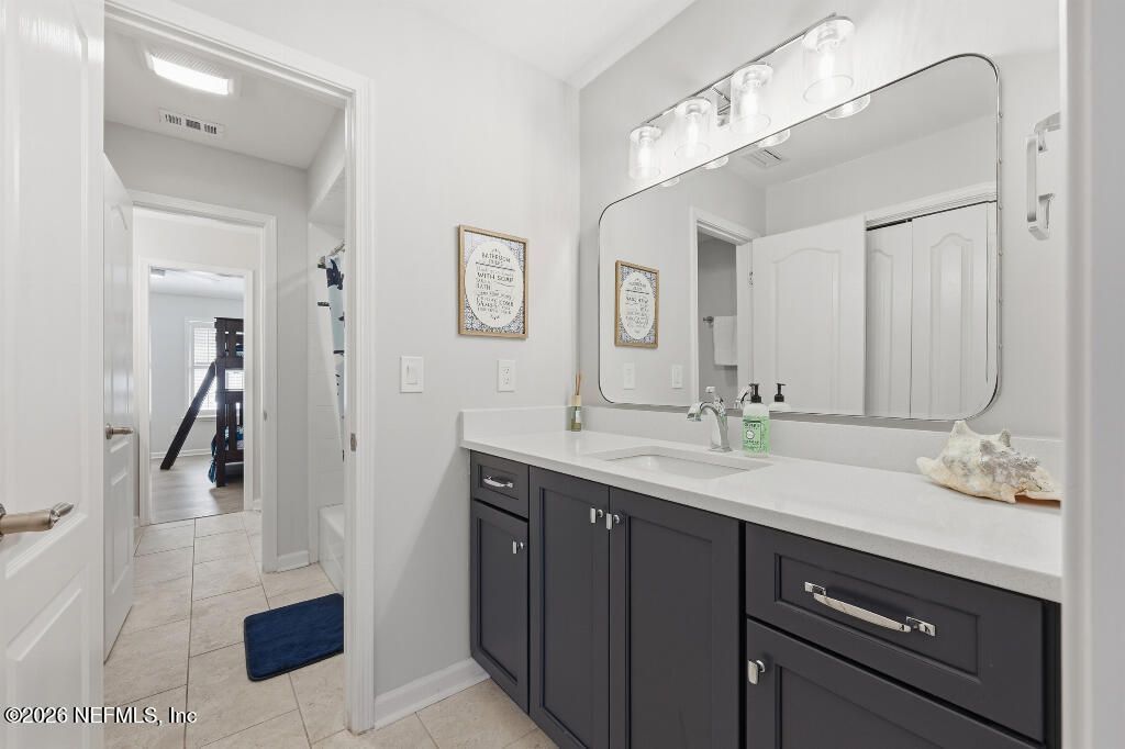 7956 Hollyridge Road, Jacksonville, FL 32256 Photo