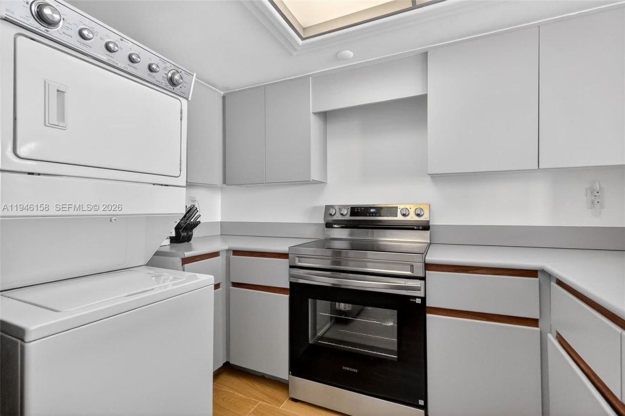 400 S Pointe Dr, Unit 1608, Miami Beach, FL 33139 Photo