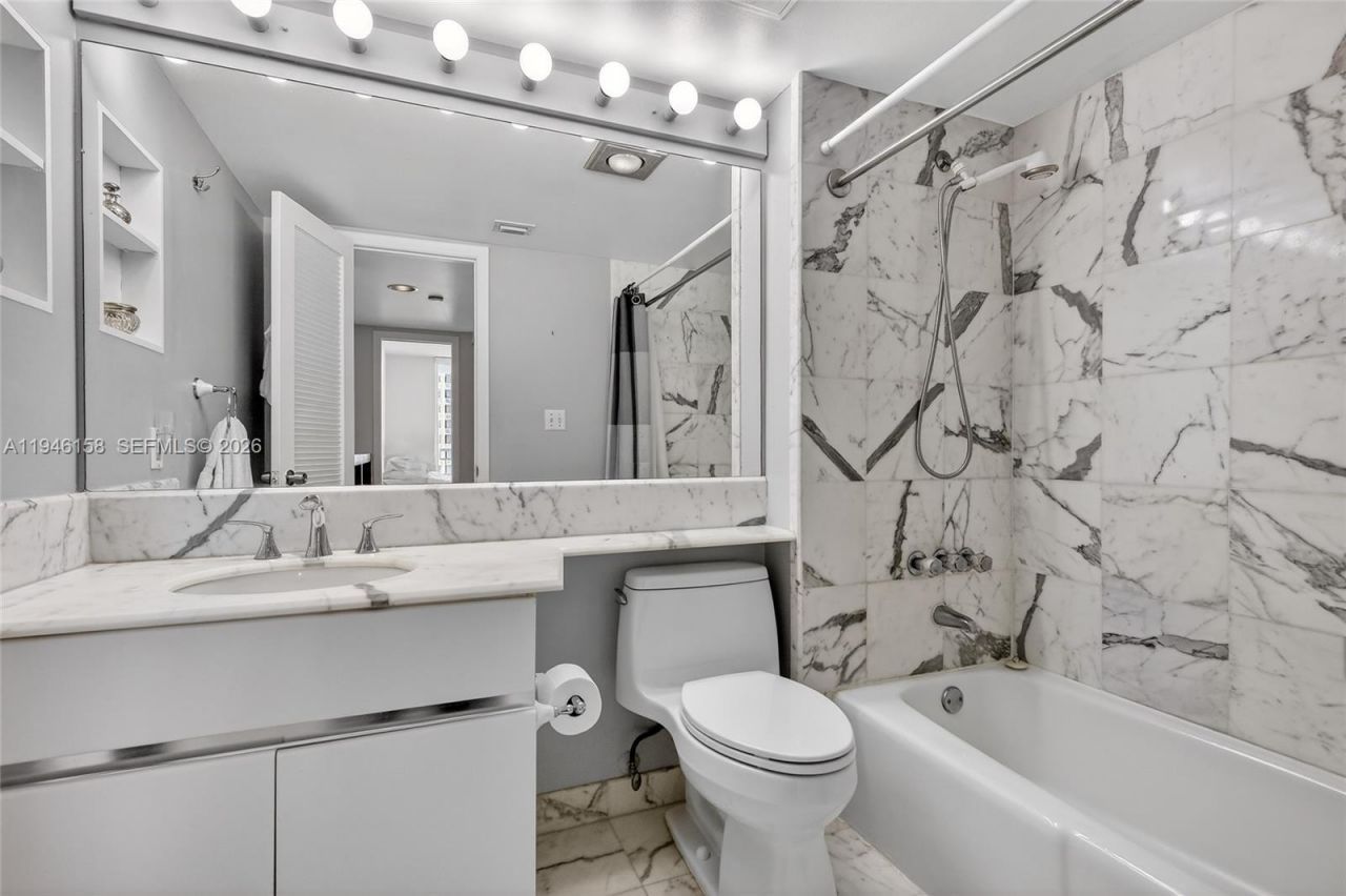 400 S Pointe Dr, Unit 1608, Miami Beach, FL 33139 Photo