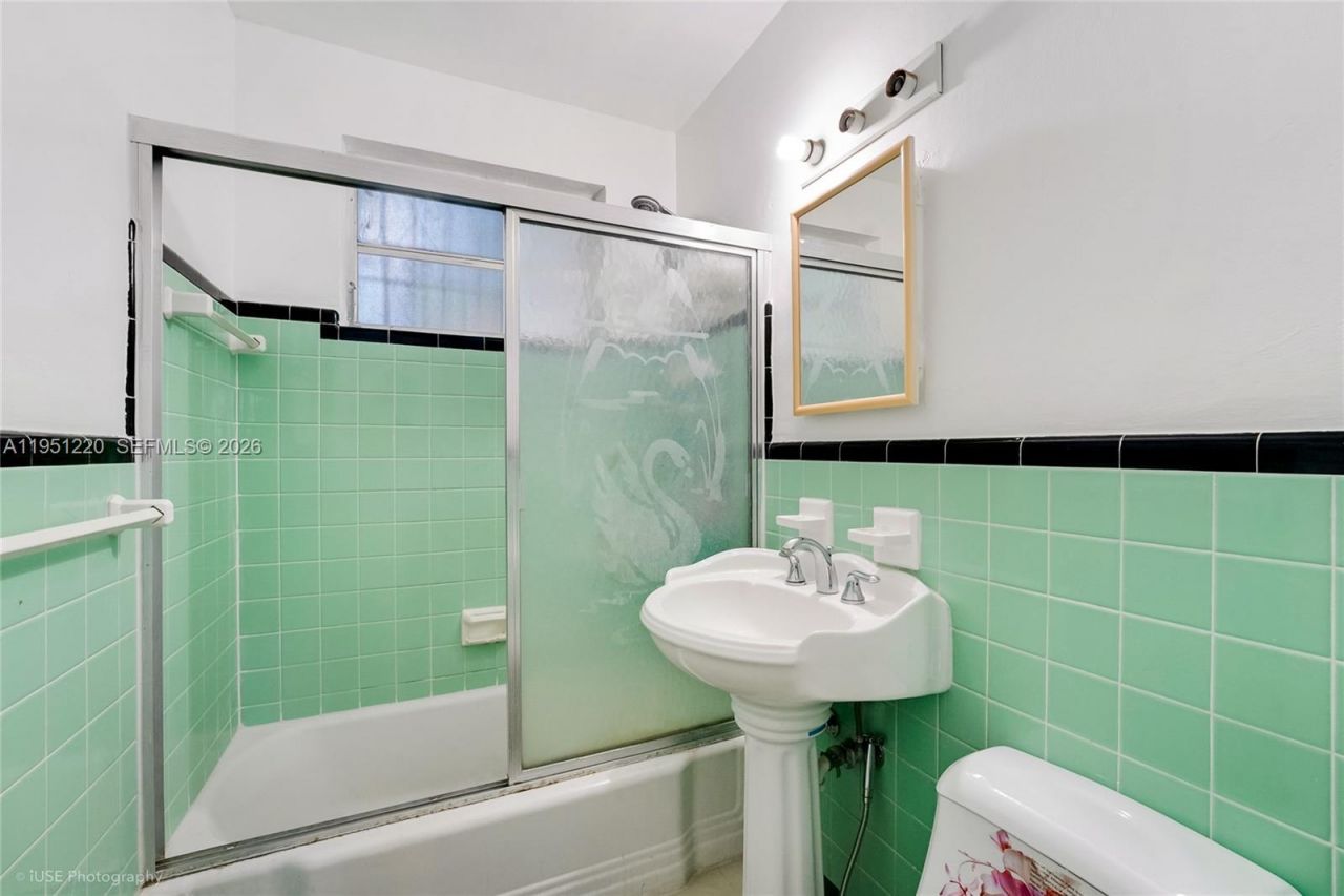 860 SE 7th Ave , Hialeah, FL 33010 Photo