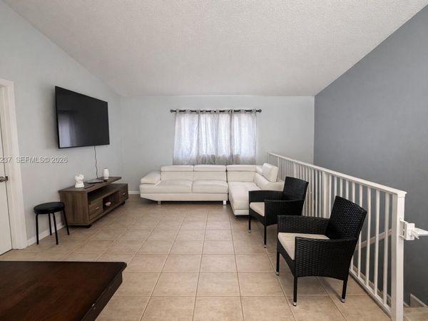 2871 W 76th St , Unit 201-6, Hialeah, FL 33018