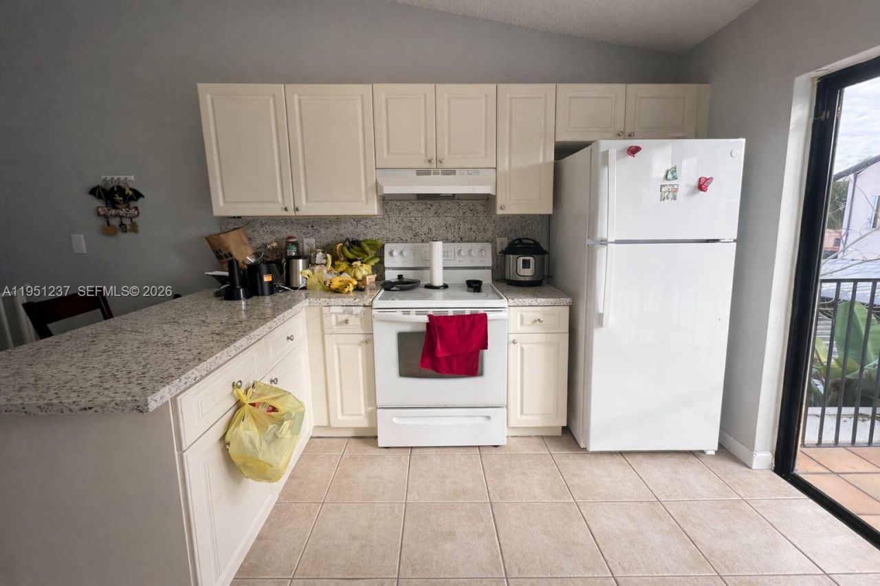 2871 W 76th St , Unit 201-6, Hialeah, FL 33018 Photo