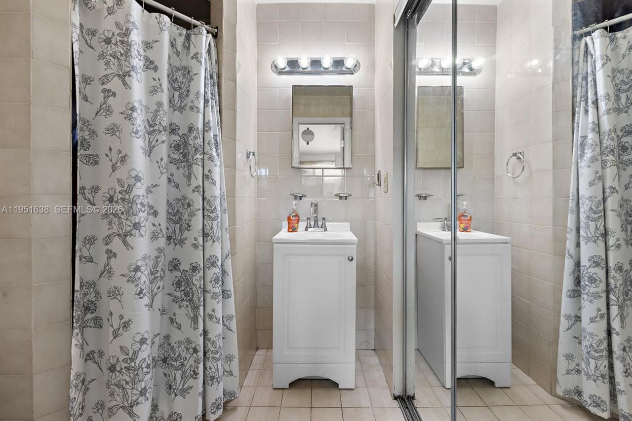 4331 SW 7th St, Miami, FL 33134 Photo