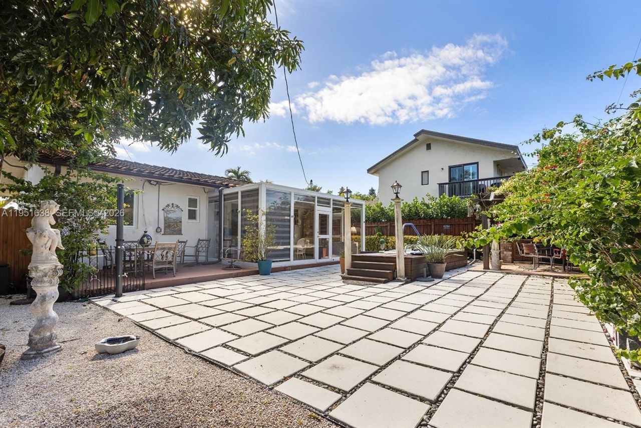 4331 SW 7th St, Miami, FL 33134 Photo