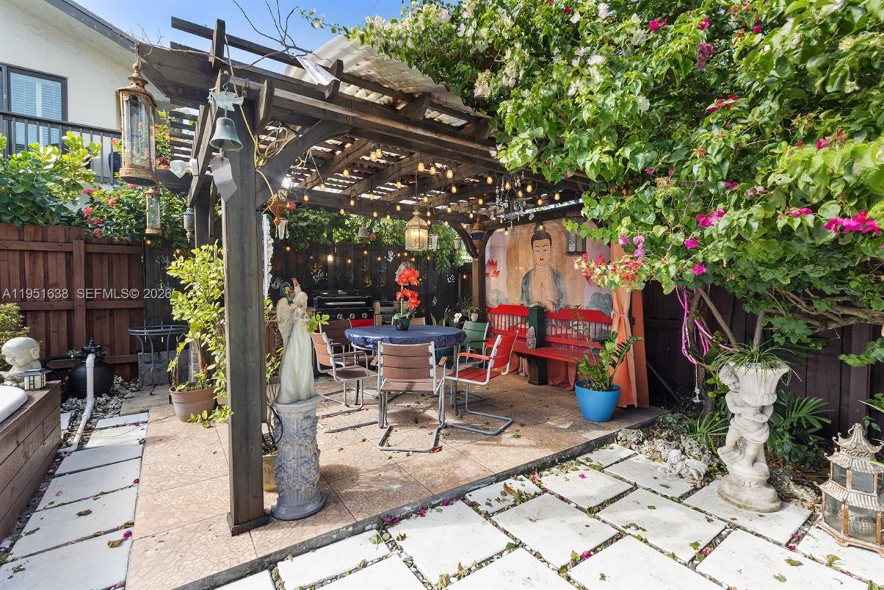 4331 SW 7th St, Miami, FL 33134 Photo