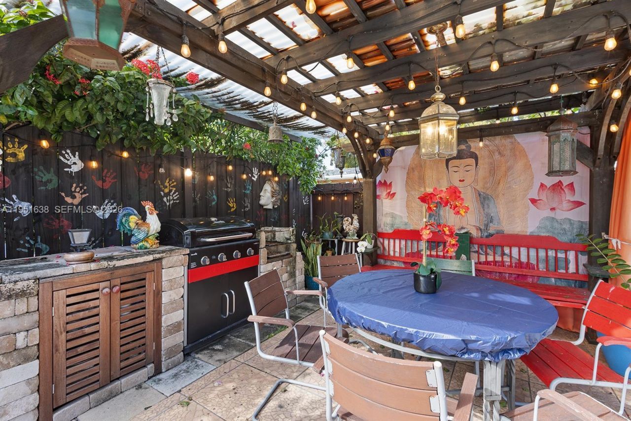 4331 SW 7th St, Miami, FL 33134 Photo