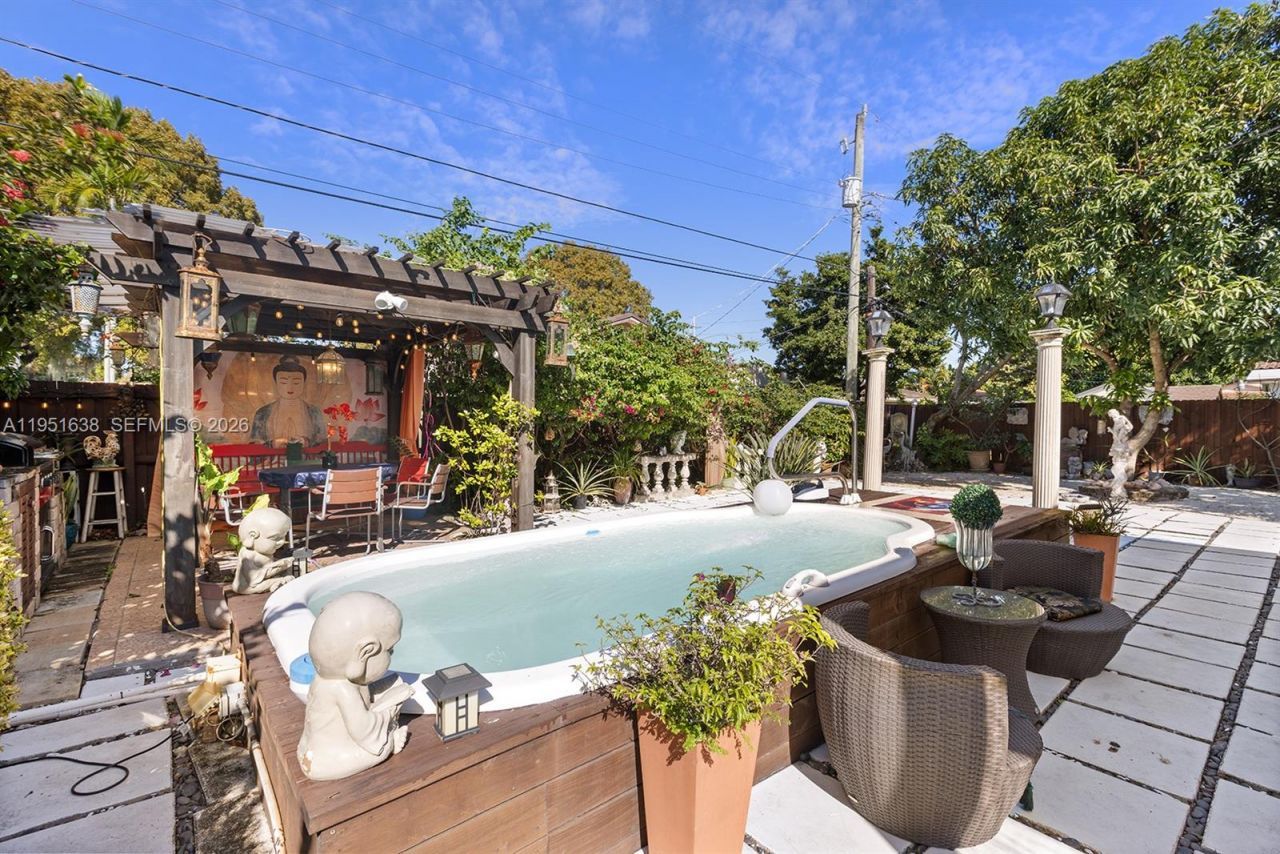 4331 SW 7th St, Miami, FL 33134 Photo