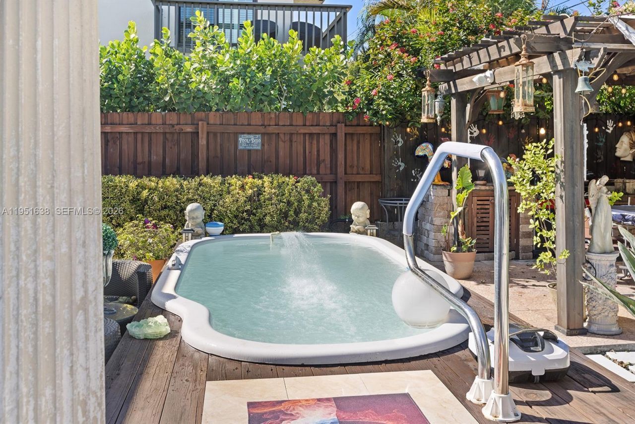 4331 SW 7th St, Miami, FL 33134 Photo