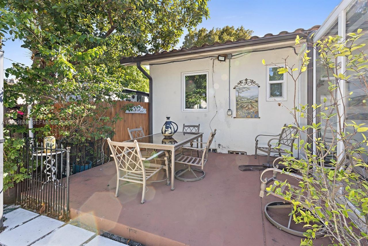 4331 SW 7th St, Miami, FL 33134 Photo