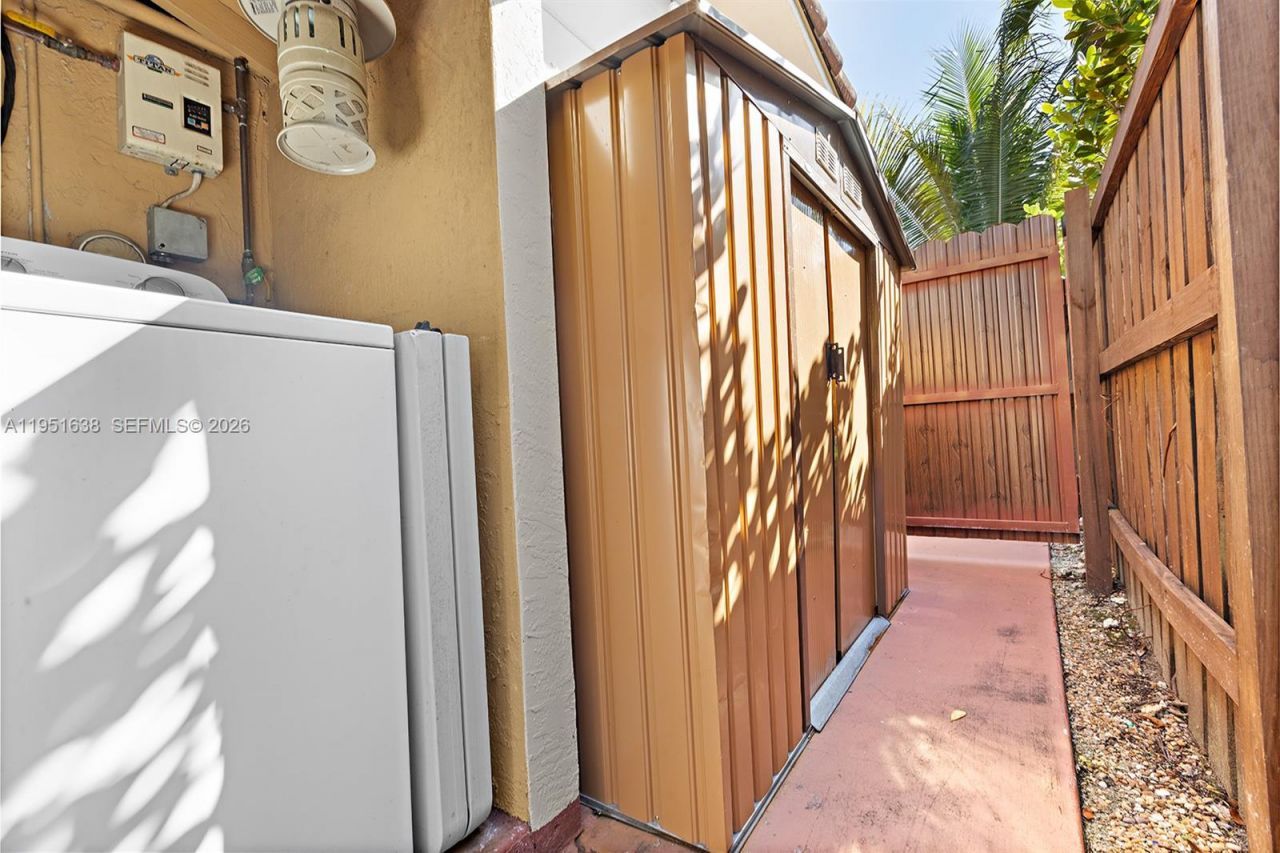 4331 SW 7th St, Miami, FL 33134 Photo