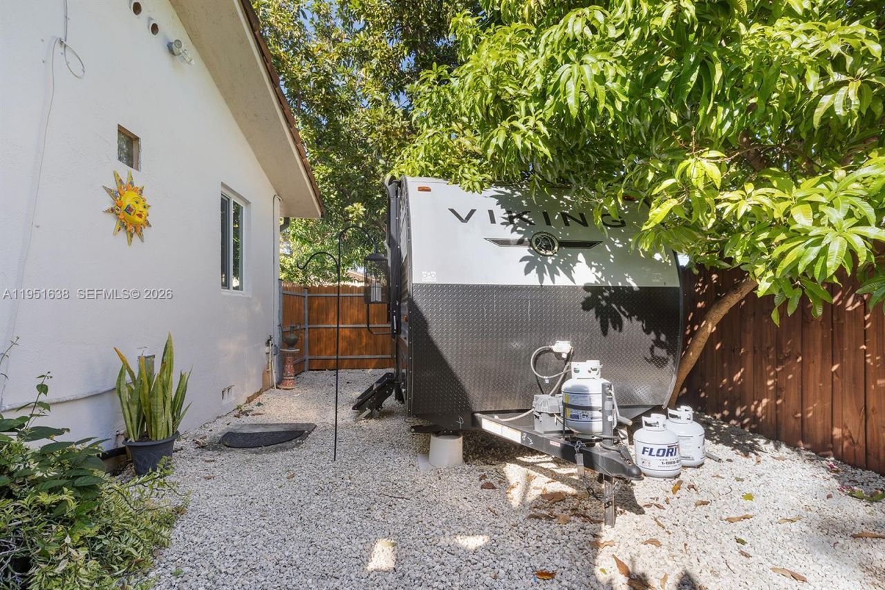 4331 SW 7th St, Miami, FL 33134 Photo