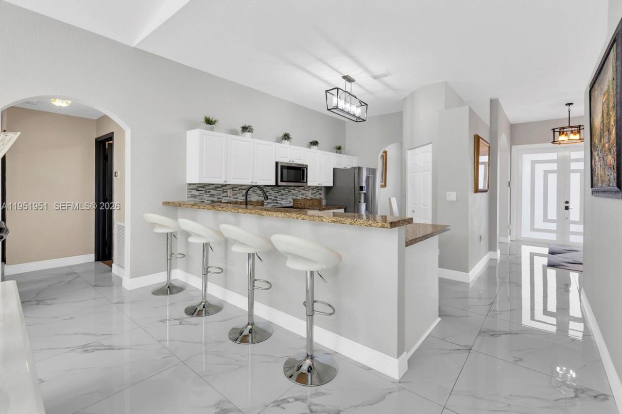 8974 SW 212th Ln , Cutler Bay, FL 33189 Photo