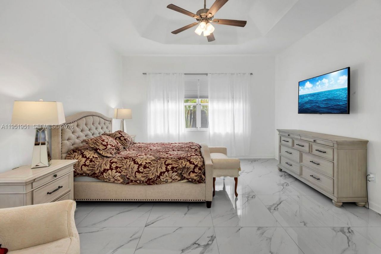 8974 SW 212th Ln , Cutler Bay, FL 33189 Photo