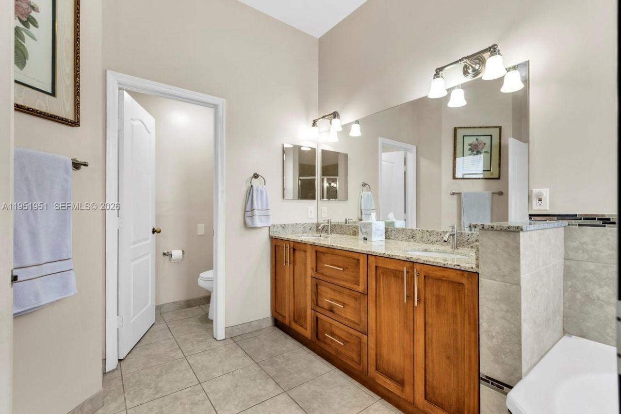 8974 SW 212th Ln , Cutler Bay, FL 33189 Photo