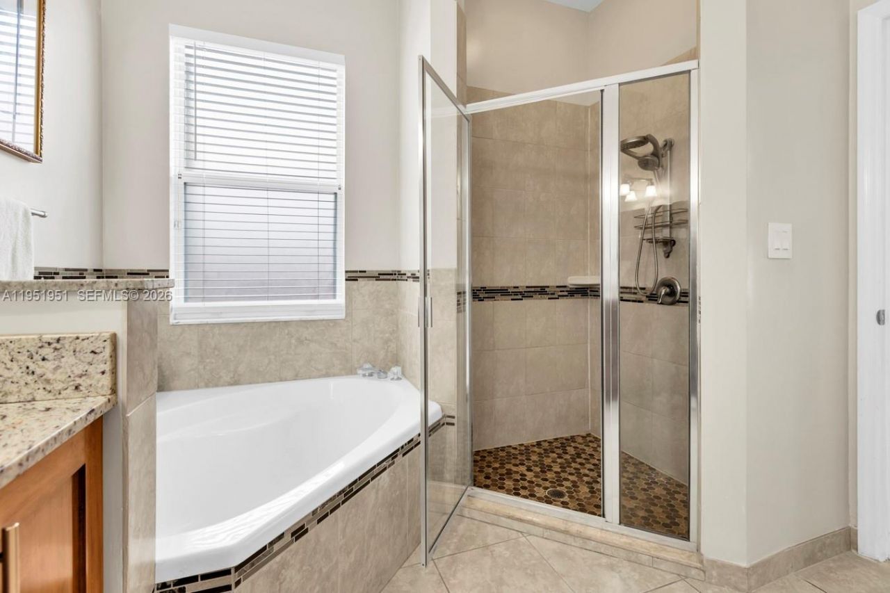 8974 SW 212th Ln , Cutler Bay, FL 33189 Photo