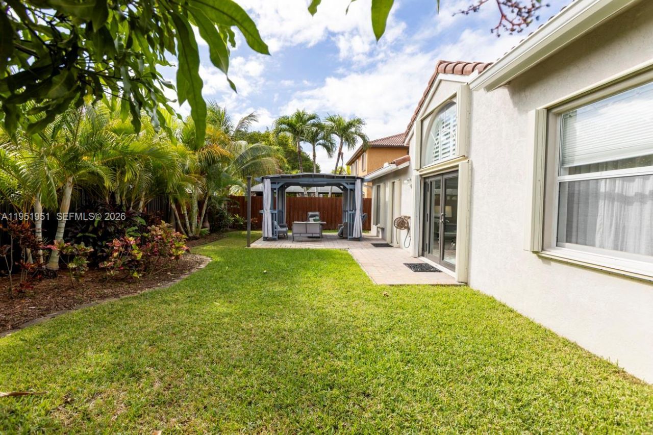 8974 SW 212th Ln , Cutler Bay, FL 33189 Photo