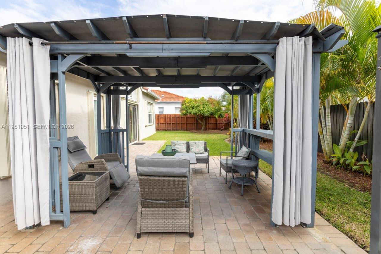 8974 SW 212th Ln , Cutler Bay, FL 33189 Photo