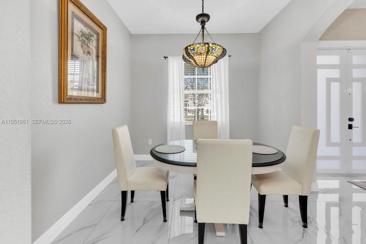 8974 SW 212th Ln , Cutler Bay, FL 33189 Photo