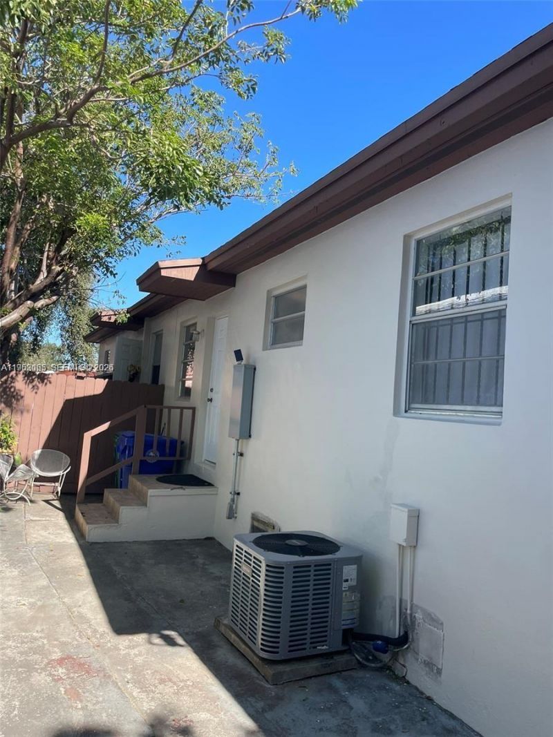 1790 NW 19th St, Miami, FL 33125 Photo