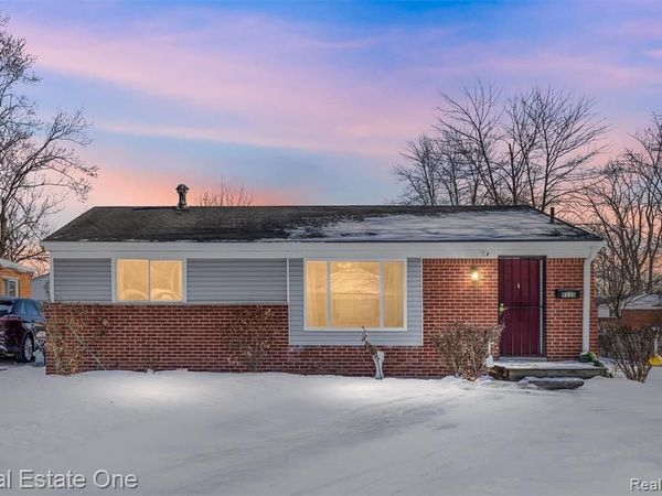 9535 Chamberlain Street, Romulus, MI 48174