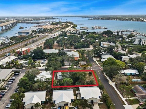 621 NW Australian Street, Stuart, FL 34994